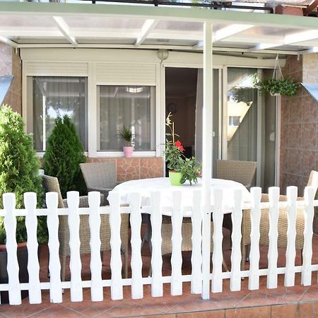 Judit Apartman Dombovar-Gunaras Ngoại thất bức ảnh
