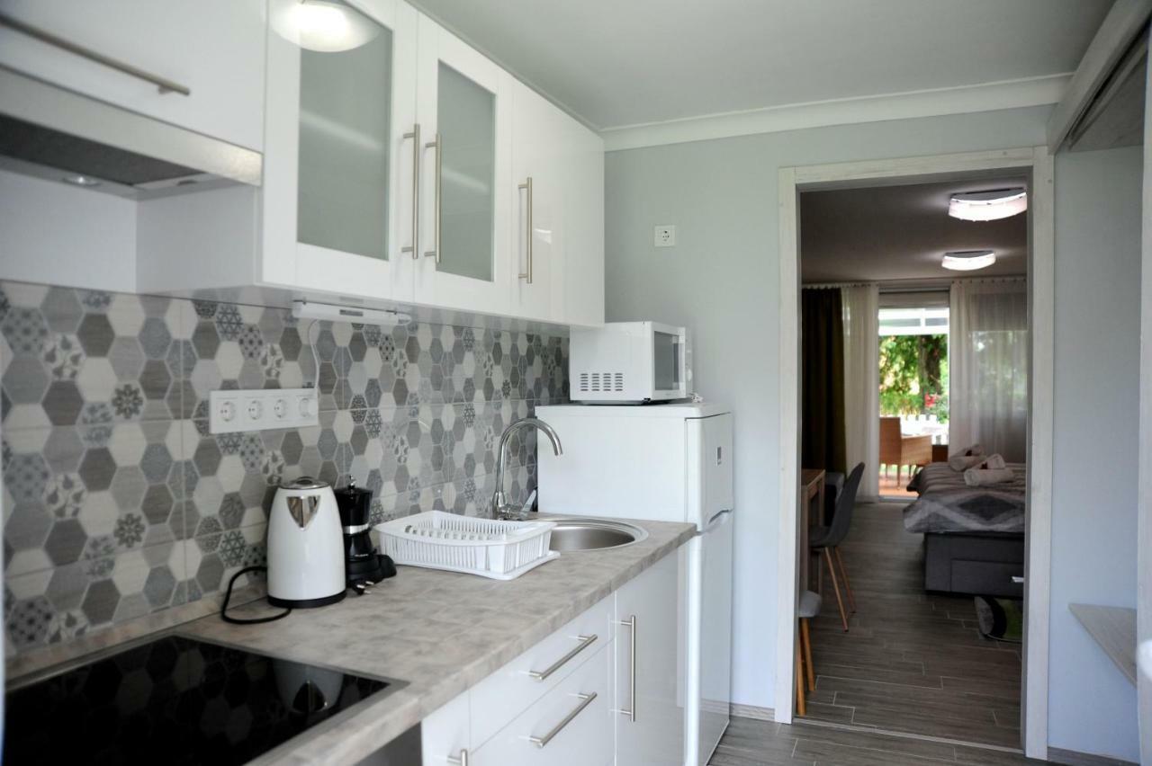 Judit Apartman Dombovar-Gunaras Ngoại thất bức ảnh