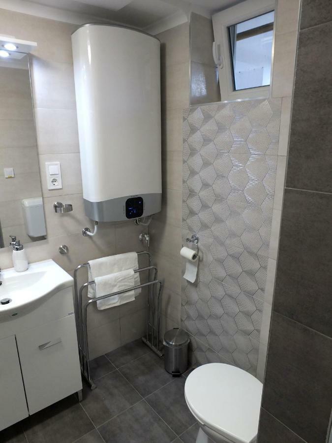 Judit Apartman Dombovar-Gunaras Ngoại thất bức ảnh