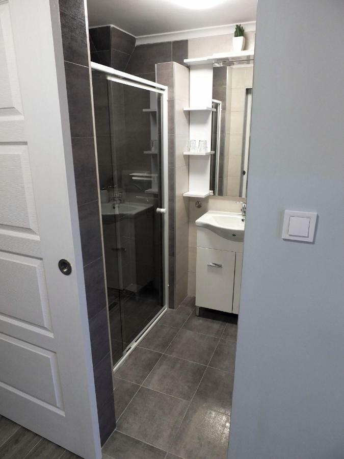 Judit Apartman Dombovar-Gunaras Ngoại thất bức ảnh