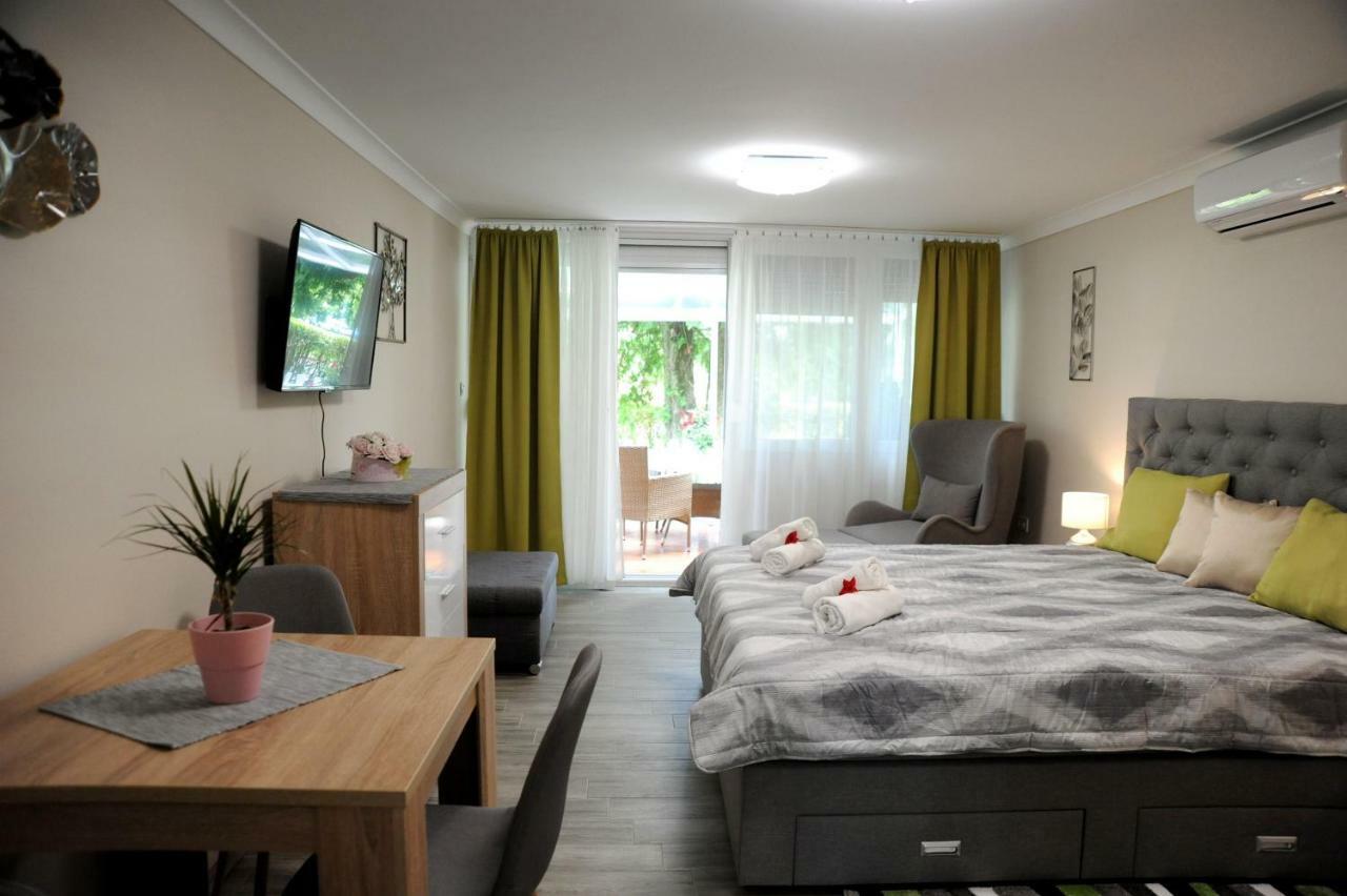 Judit Apartman Dombovar-Gunaras Ngoại thất bức ảnh