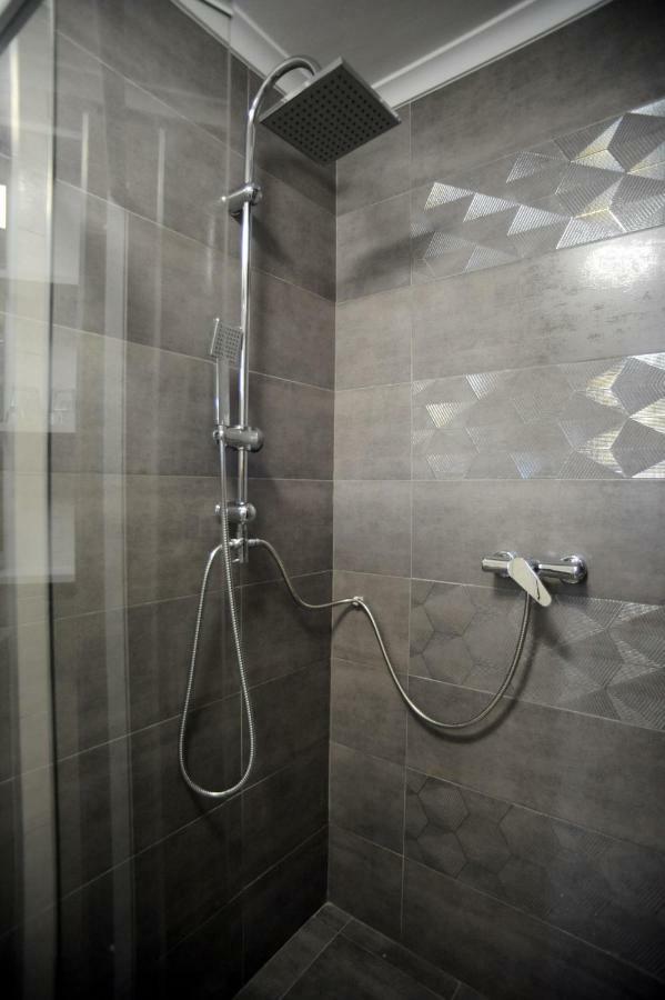 Judit Apartman Dombovar-Gunaras Ngoại thất bức ảnh