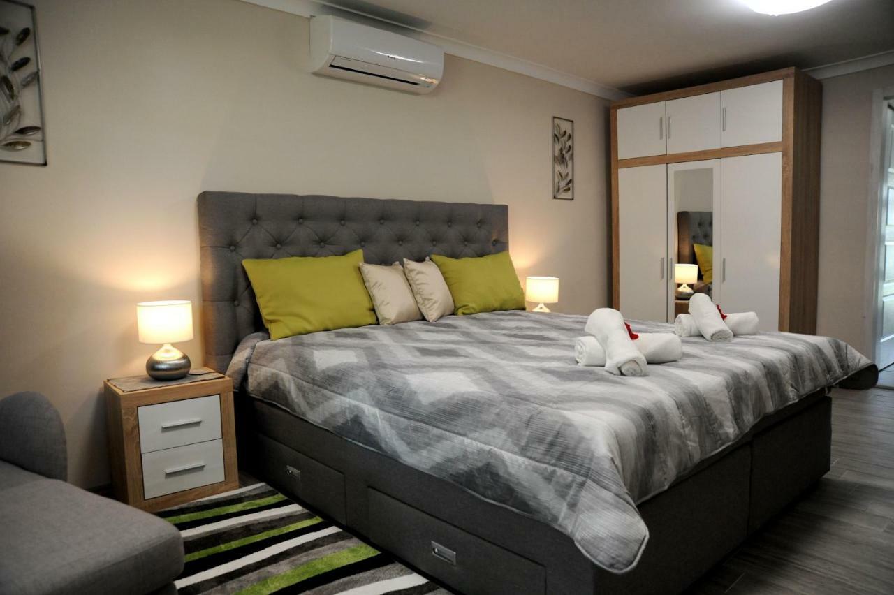 Judit Apartman Dombovar-Gunaras Ngoại thất bức ảnh